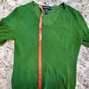 Green long sleeve V Neck top